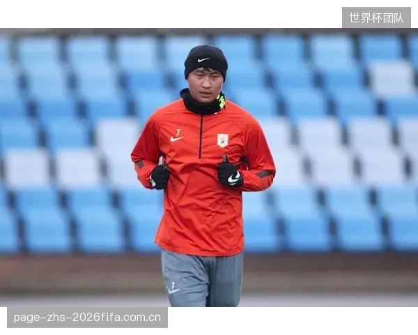 效力于贝西克塔斯的吴贤揆入选,其身体条件可作为替补奇兵冲击对手防线。 效力于贝西克塔斯的吴贤揆入选,其身体条件可作为替补奇兵冲击对手防线。